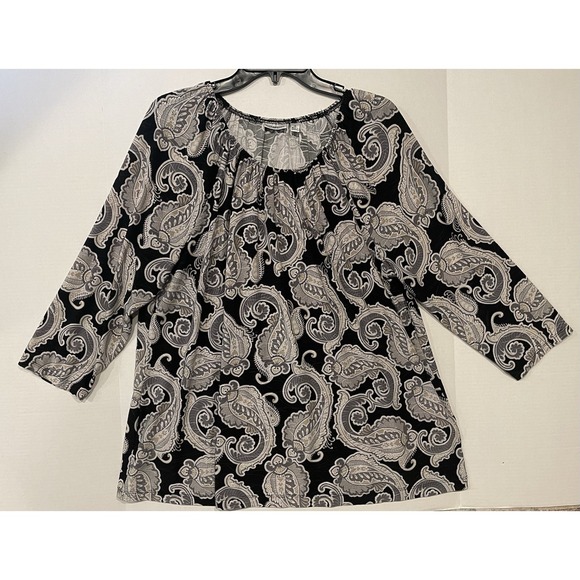 croft & barrow Tops - Croft & Barrow Women's 1X Paisley Print Shirt with Scoop Elastic Neckline‎